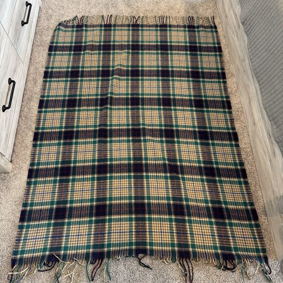 Vintage Pendleton Green Plaid 4” Fringe Made In USA Virgin Wool Blanket 69x52 in - Picture 8 of 8